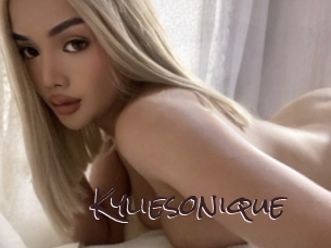 Kyliesonique