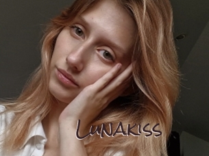 Lunakiss