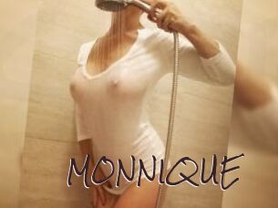 MONNIQUE_